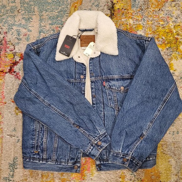 Levi's® Premium 90s Sherpa Trucker Jacket - Picture 1 of 4